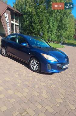 Седан Mazda 3 2013 в 