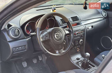 Седан Mazda 3 2004 в 