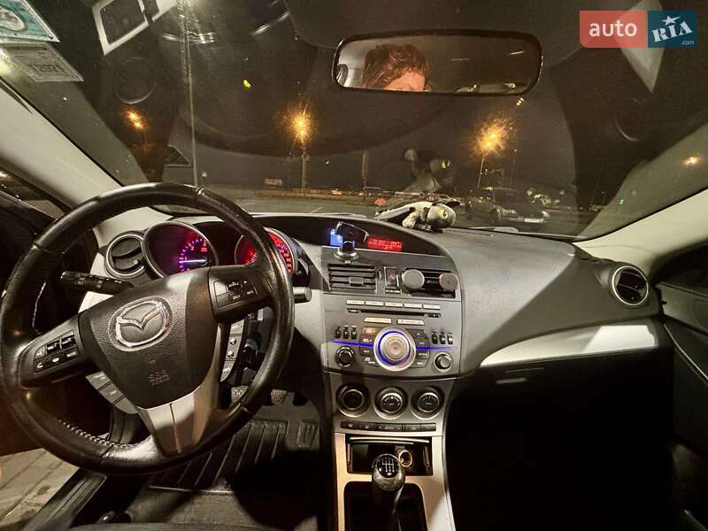 Седан Mazda 3 2011 в Киеве