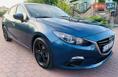 Седан Mazda 3 2017 в Чернівцях