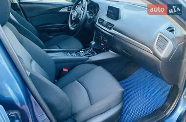 Седан Mazda 3 2017 в 