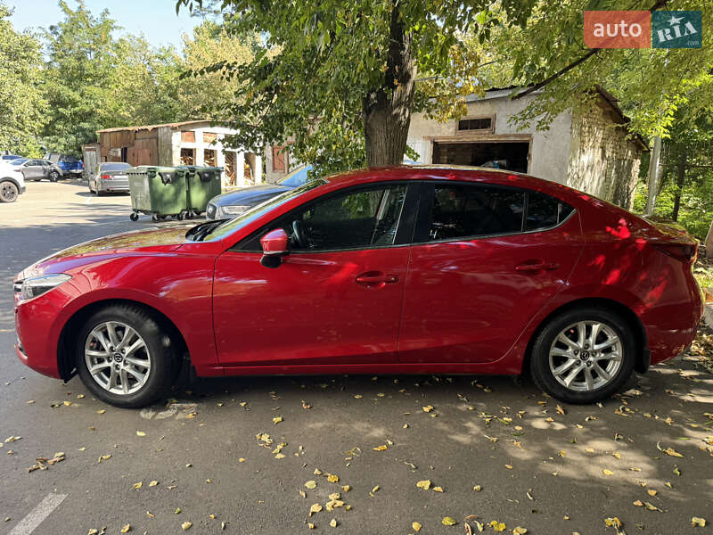 Седан Mazda 3 2017 в Киеве