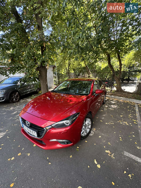 Седан Mazda 3 2017 в Киеве