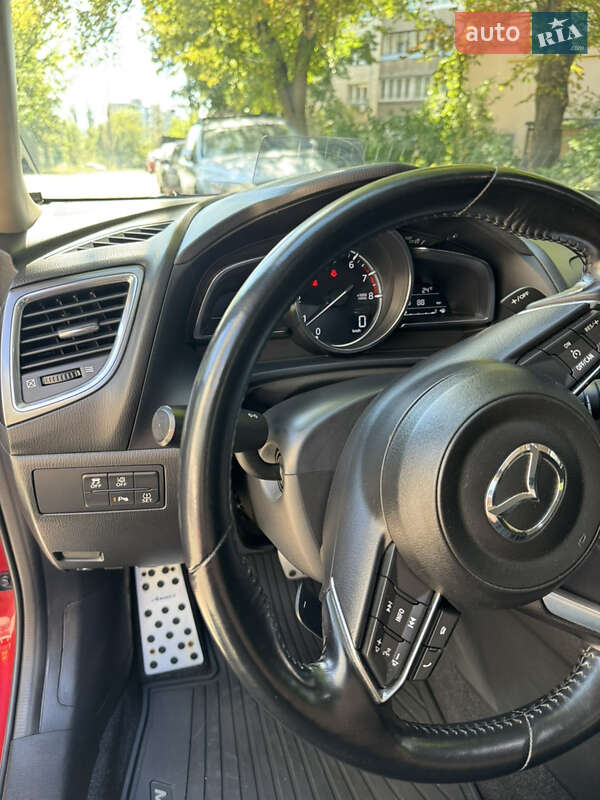 Седан Mazda 3 2017 в Киеве