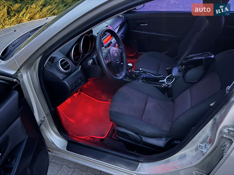 Седан Mazda 3 2005 в Летичіві