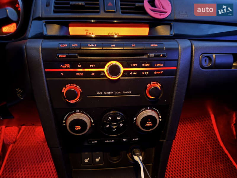 Седан Mazda 3 2005 в Летичіві