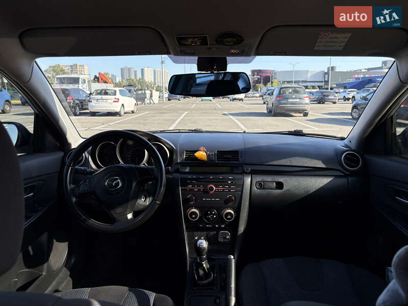 Седан Mazda 3 2004 в Киеве