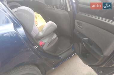 Седан Mazda 3 2005 в 