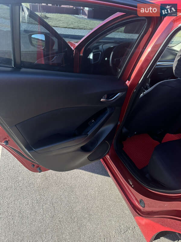 Хэтчбек Mazda 3 2017 в Виннице