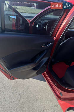 Хэтчбек Mazda 3 2017 в 