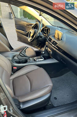 Хэтчбек Mazda 3 2014 в 
