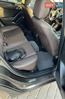 Хэтчбек Mazda 3 2014 в 