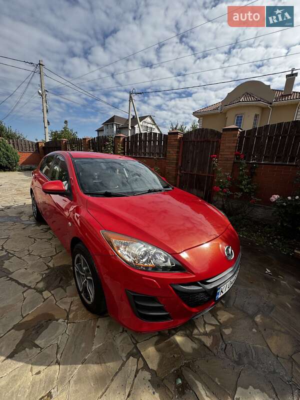 Хэтчбек Mazda 3 2011 в 