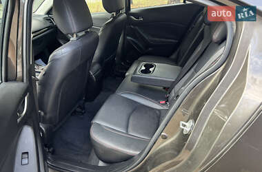 Седан Mazda 3 2013 в 