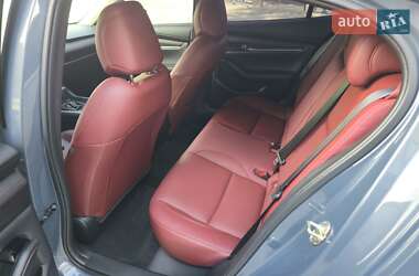 Седан Mazda 3 2023 в 