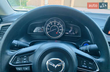 Седан Mazda 3 2017 в 