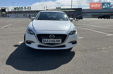 Седан Mazda 3 2016 в 