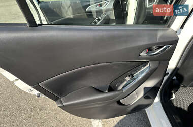 Седан Mazda 3 2016 в 