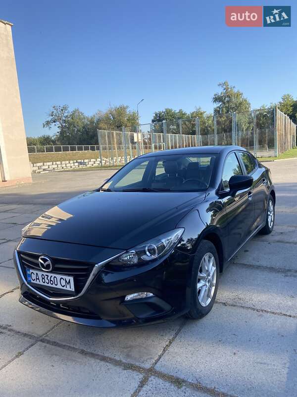 Седан Mazda 3 2014 в Чигирине