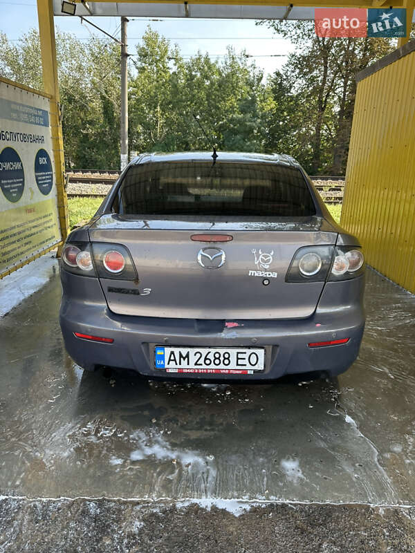 Седан Mazda 3 2006 в Киеве