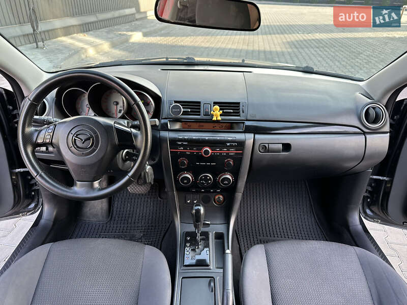 Седан Mazda 3 2009 в Днепре