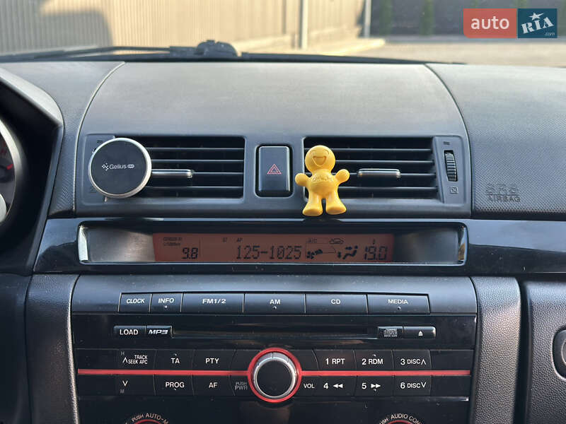 Седан Mazda 3 2009 в Днепре