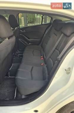 Седан Mazda 3 2017 в 