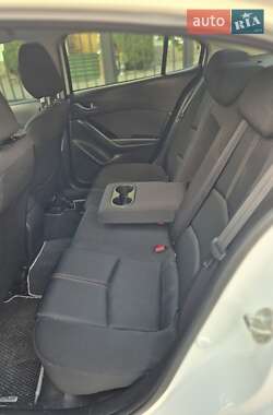 Седан Mazda 3 2017 в 