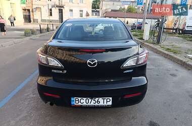 Седан Mazda 3 2012 в 