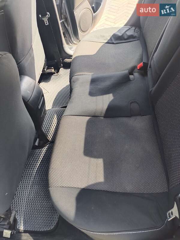 Седан Mazda 3 2004 в Харькове