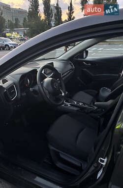 Седан Mazda 3 2013 в 