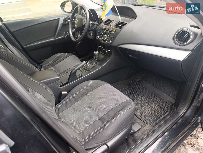 Седан Mazda 3 2012 в Львове
