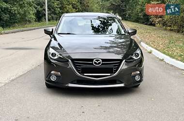 Хэтчбек Mazda 3 2015 в 