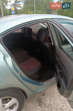 Седан Mazda 3 2004 в 