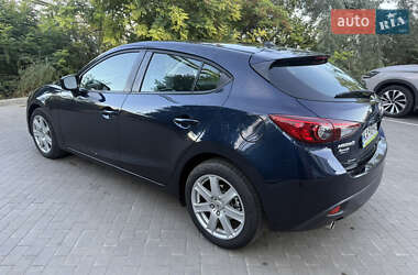 Хэтчбек Mazda 3 2015 в 