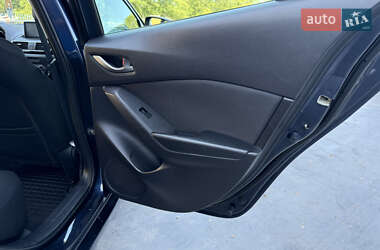 Хэтчбек Mazda 3 2015 в 