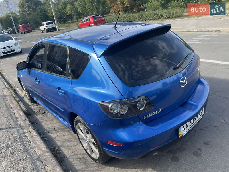 Хэтчбек Mazda 3 2003 в Киеве