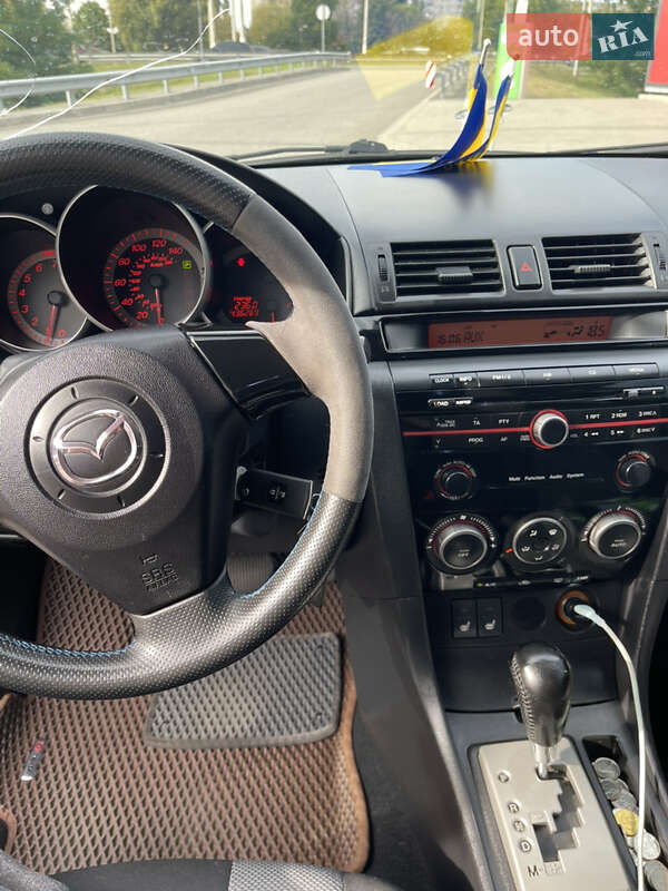 Хэтчбек Mazda 3 2003 в Киеве