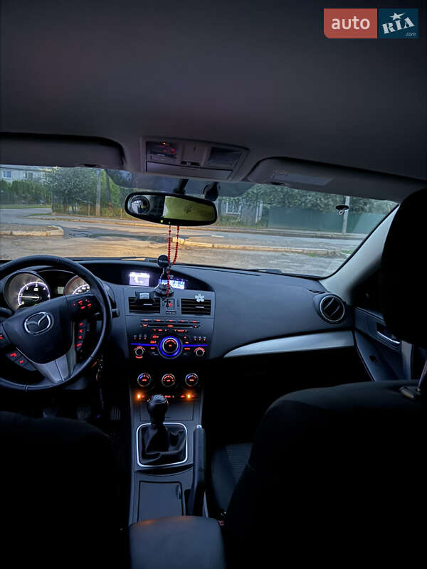 Хэтчбек Mazda 3 2011 в Львове