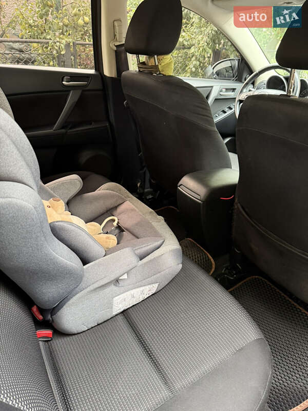 Хэтчбек Mazda 3 2011 в Львове