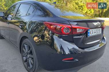 Седан Mazda 3 2017 в 