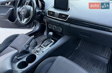 Седан Mazda 3 2016 в 