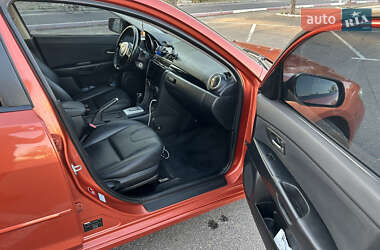 Седан Mazda 3 2004 в 