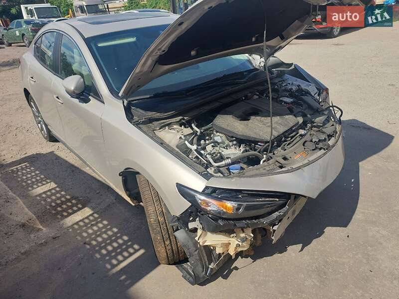 Седан Mazda 3 2023 в Харькове