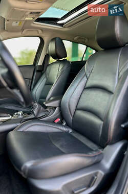 Седан Mazda 3 2015 в 