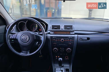 Седан Mazda 3 2004 в 