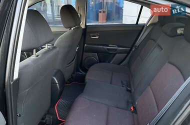 Седан Mazda 3 2004 в 