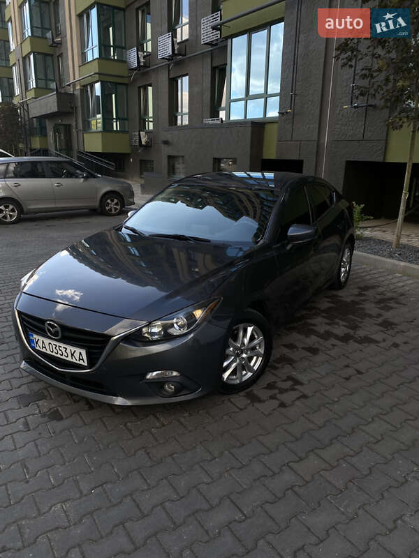 Седан Mazda 3 2017 в Киеве