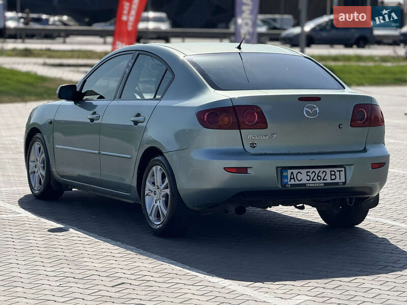 Седан Mazda 3 2003 в Луцке