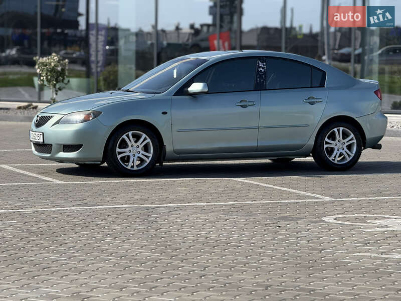 Седан Mazda 3 2003 в Луцке